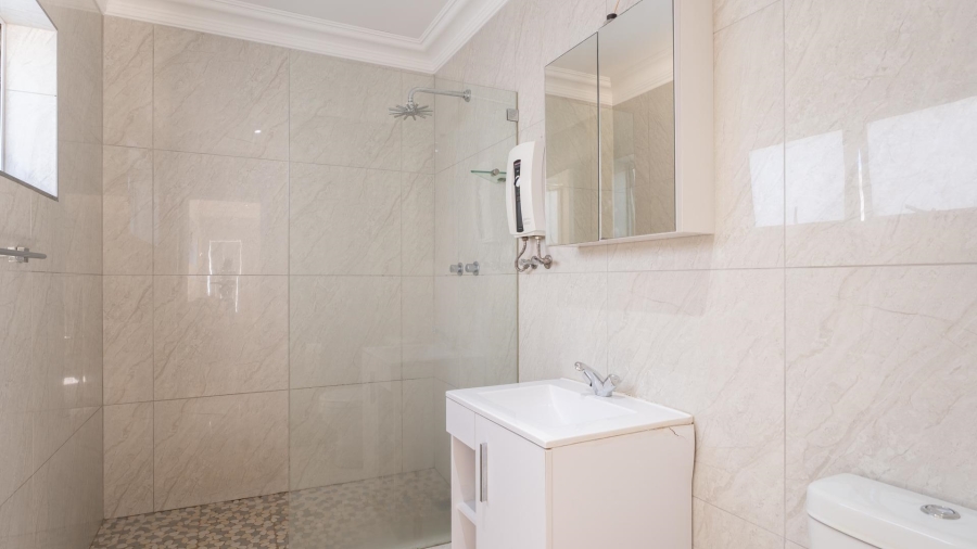 4 Bedroom Property for Sale in Claremont Upper Western Cape